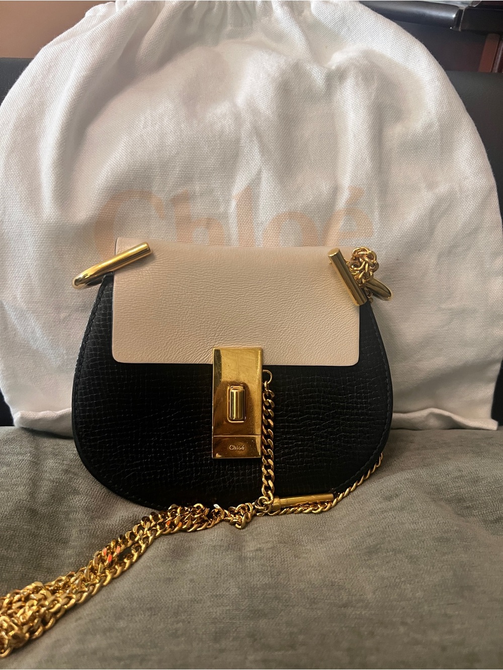 Chloé Two-Tone Saddle Crossbody in Black & Cream amazing condition clean inside - Picture 5 of 9